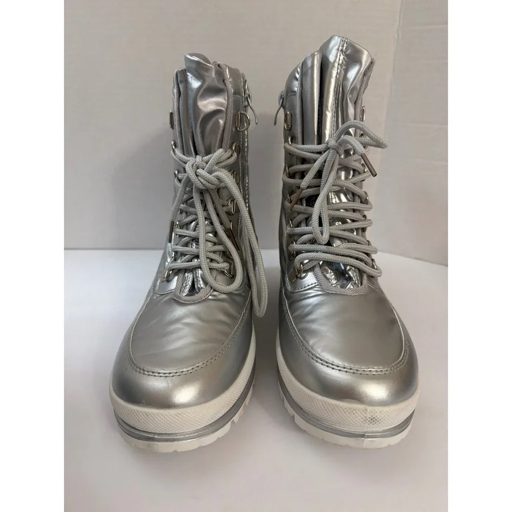 Unbranded metallic silver